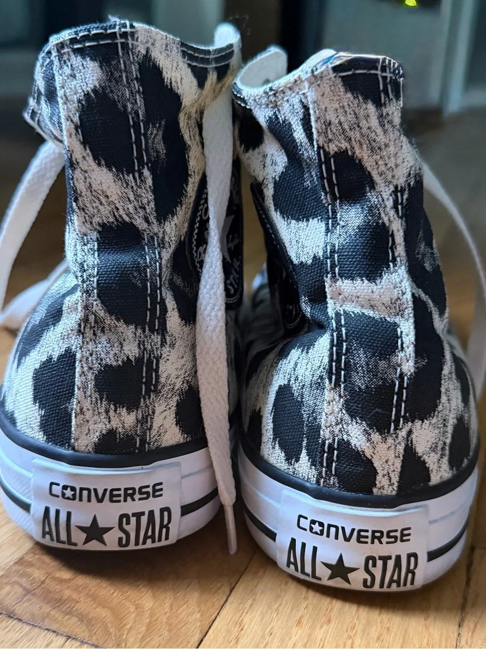 Converse High Top Chunk Taylor All Star Sneakers - Picture 3 of 4